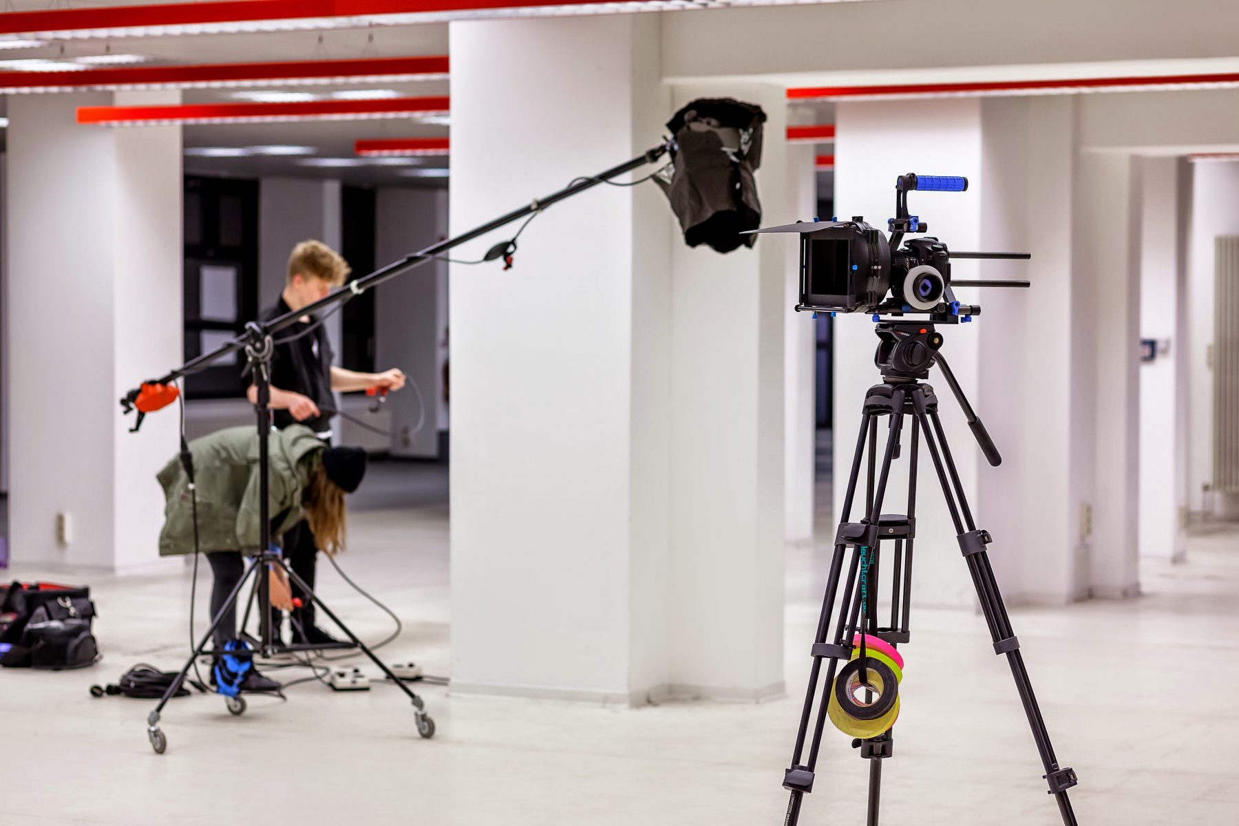 Foto mit Kamera und Licht vom Set